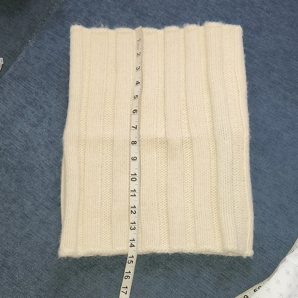 NWOT Banana Republic ivory merino wool/alpaca/acrylic turtleneck scarf